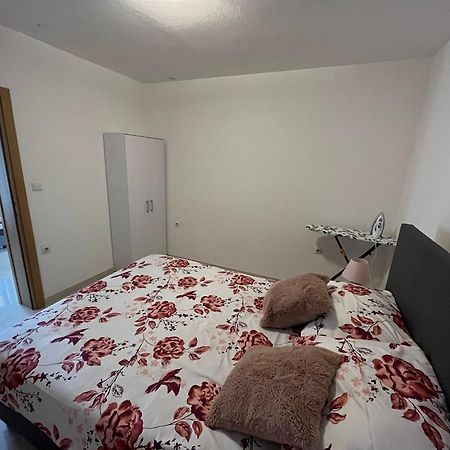 Apartma Azurre 포스토이나 외부 사진