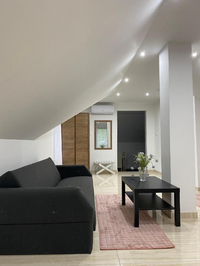 Apartma Azurre 포스토이나 외부 사진