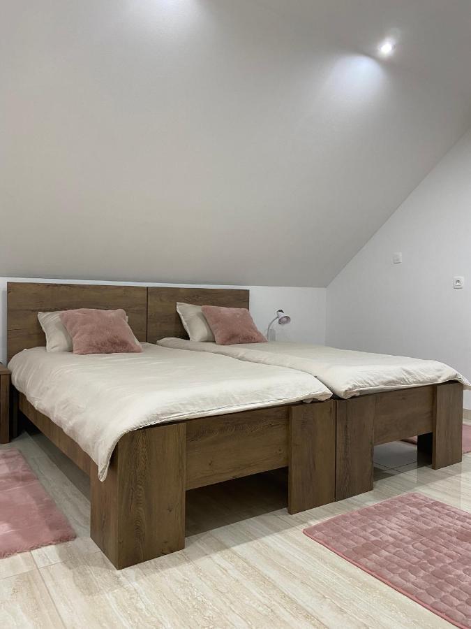 Apartma Azurre 포스토이나 외부 사진