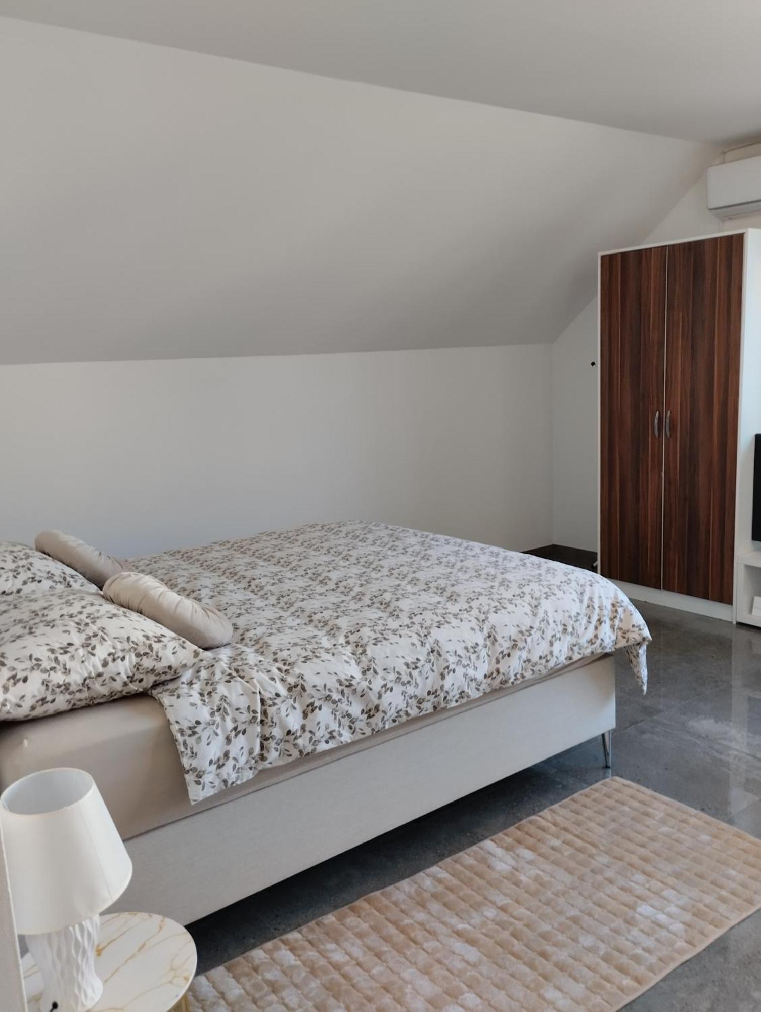 Apartma Azurre 포스토이나 외부 사진