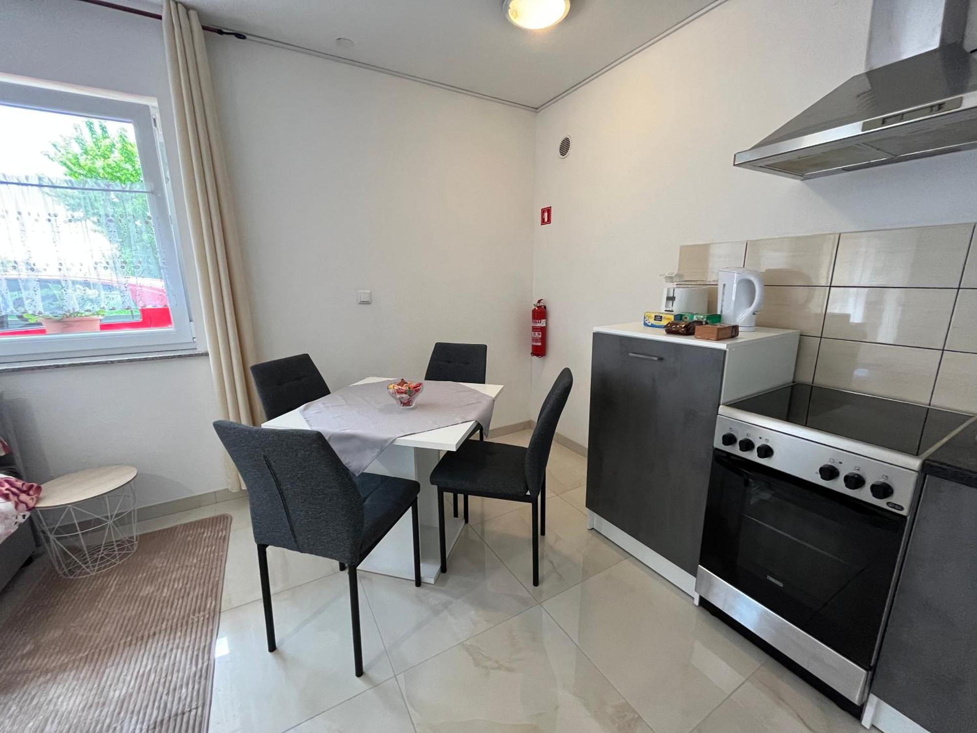 Apartma Azurre 포스토이나 외부 사진