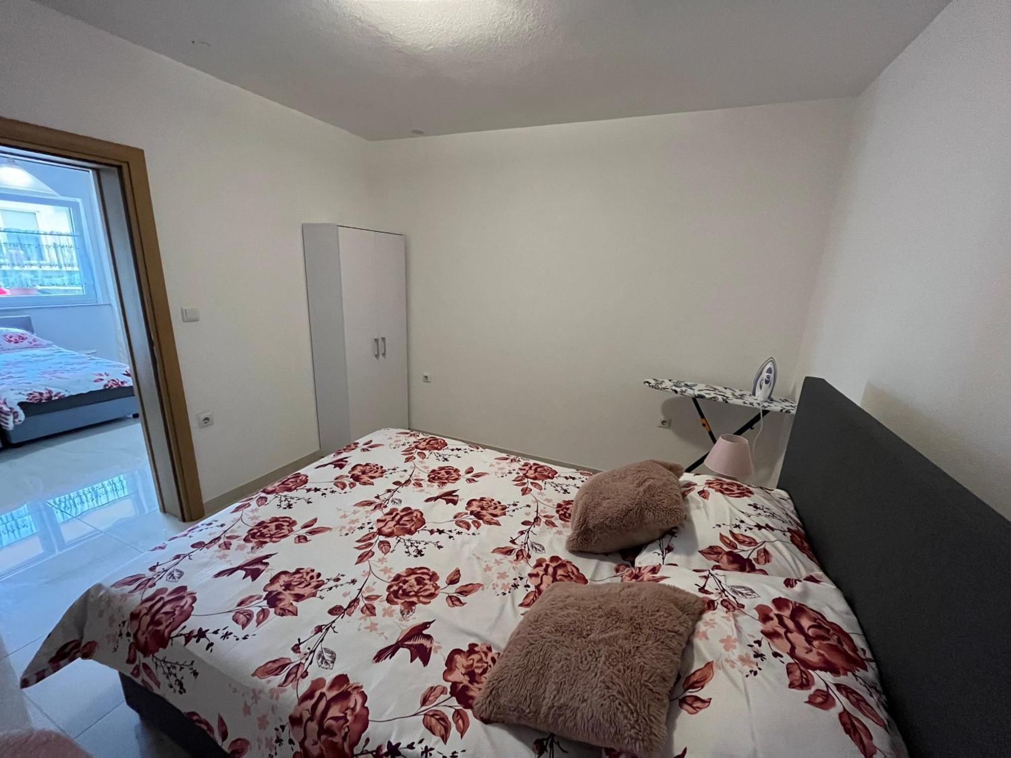 Apartma Azurre 포스토이나 외부 사진